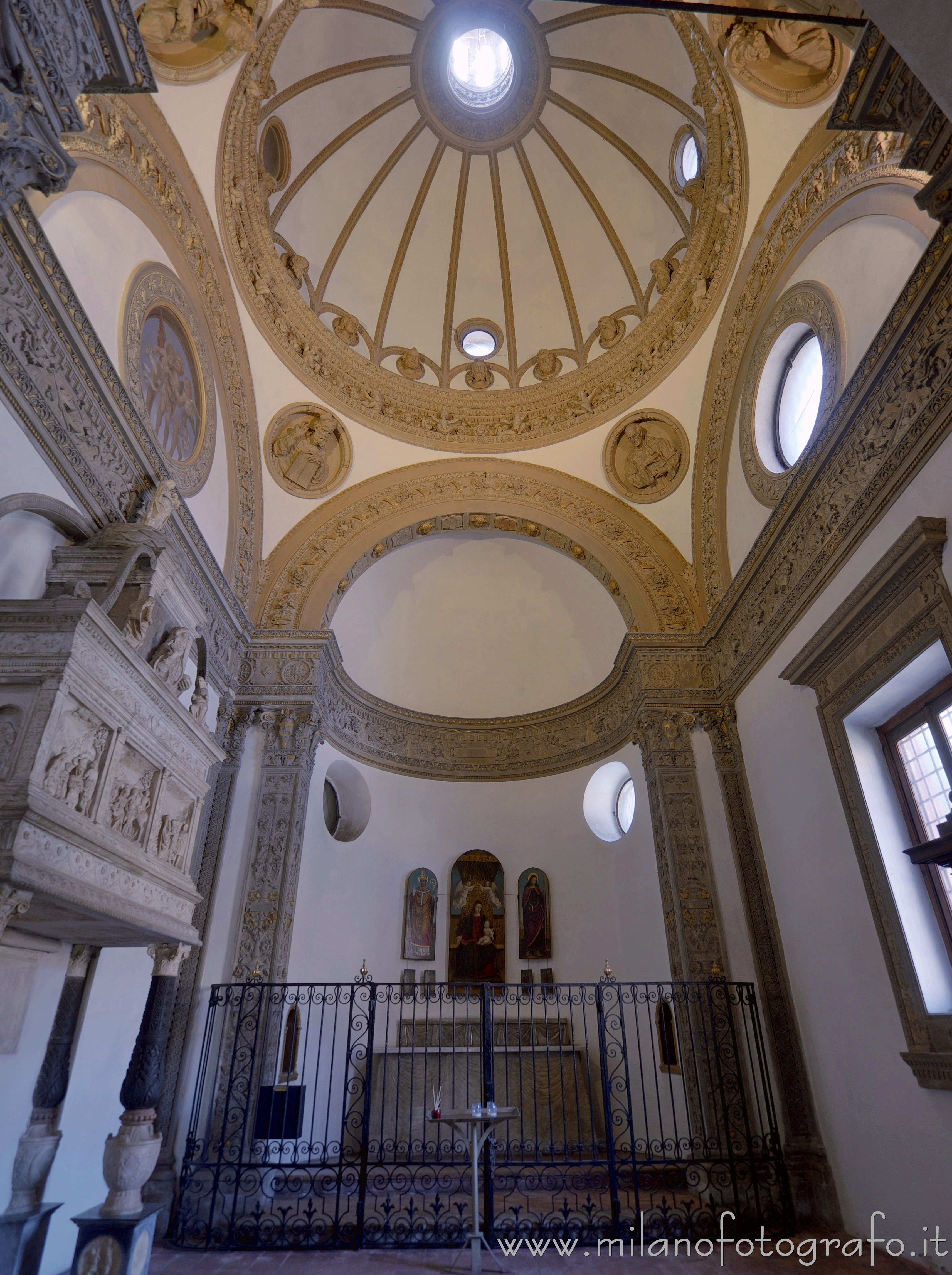 Milano - Interno della Cappella Brivio nella Basilica di Sant'Eustorgio